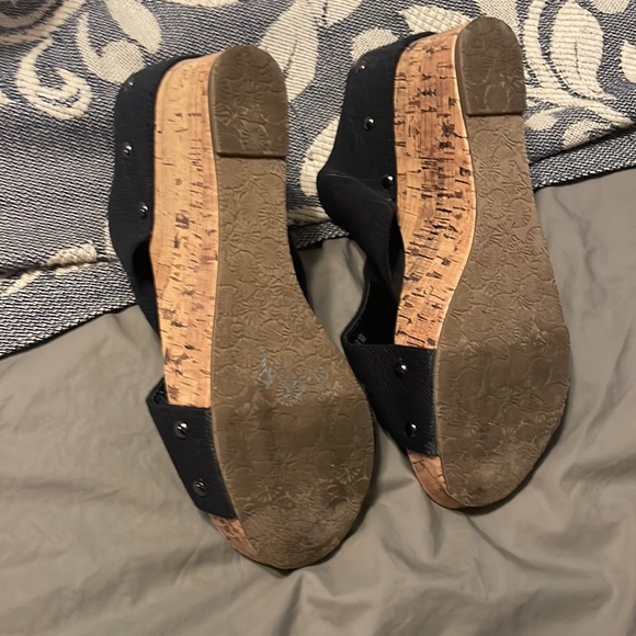 Black ESPRIT slide-on wedge clogs - Picture 2 of 3